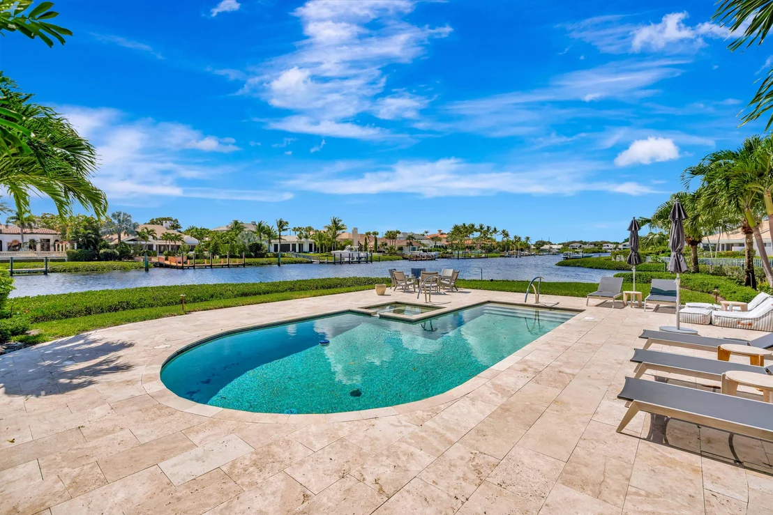 Photo of 185 Island Drive