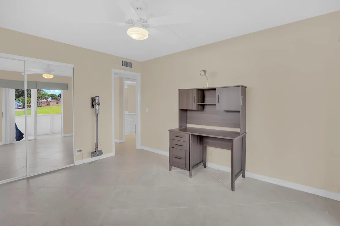 Photo of Unit 962 at 962 Normandy U