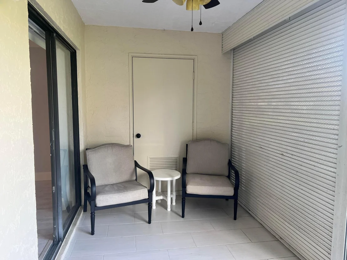 Photo of Unit C at 901 Pinecrest Circle