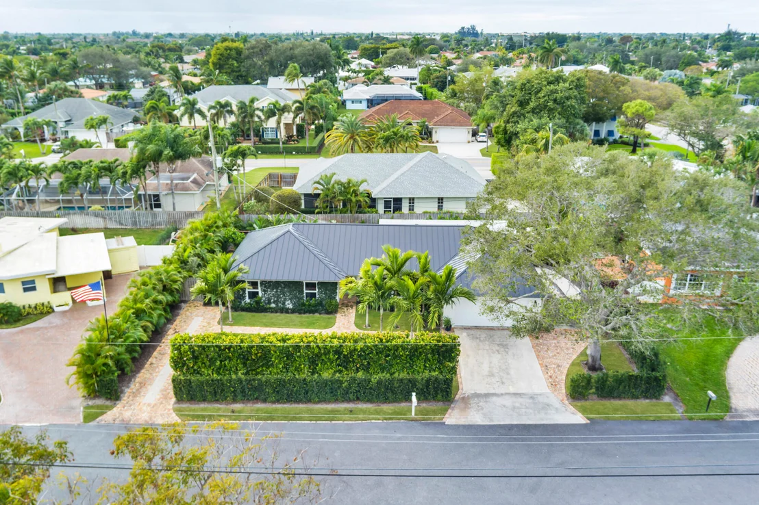 Photo of 7521 Edgewater Circle