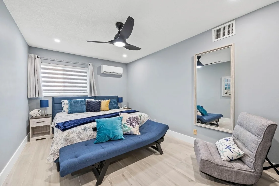 Photo of 2201 N Surf Road
