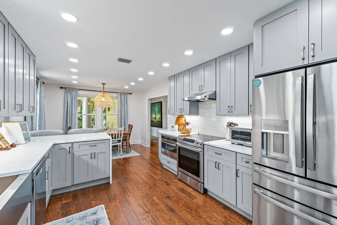 Photo of 715 Warren Drive