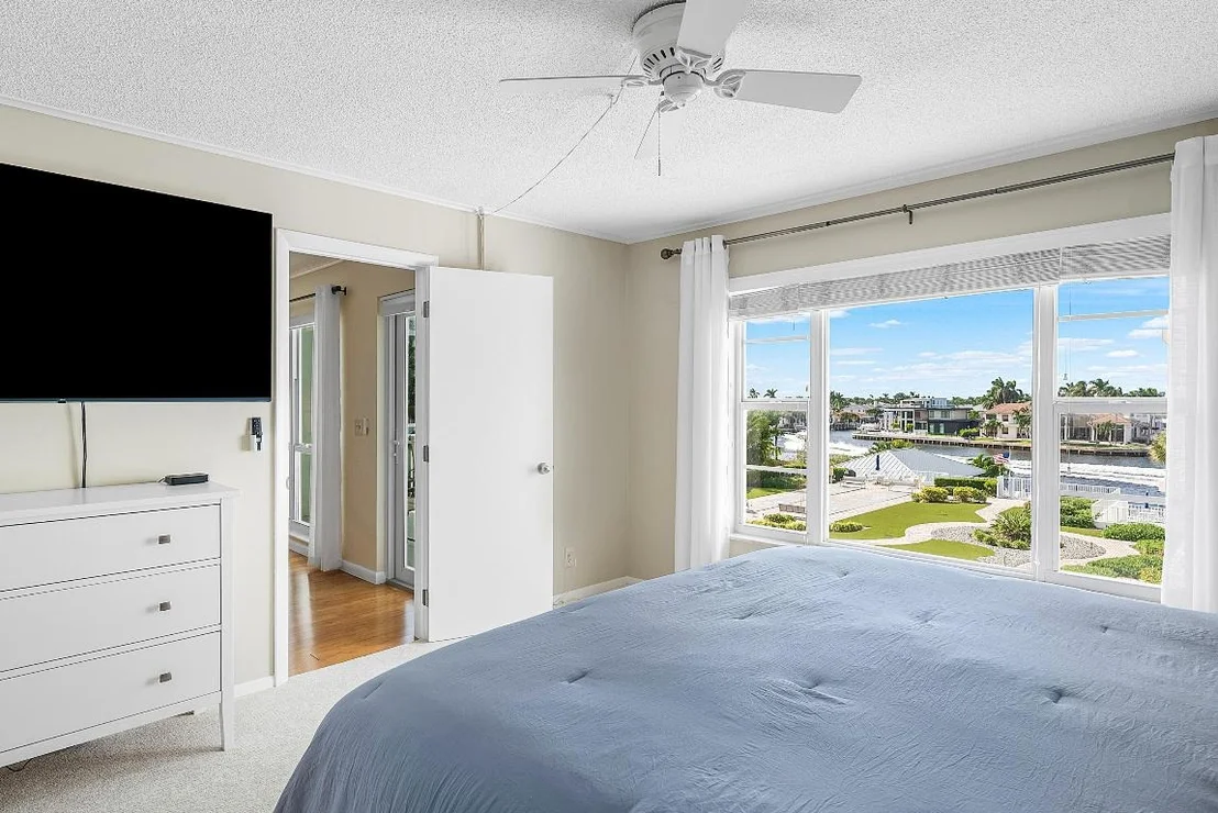 Photo of Unit 409 at 3114 S Ocean Boulevard