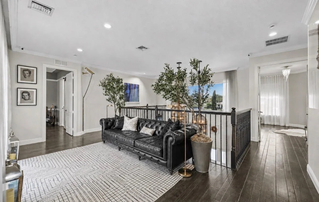Photo of 8861 Edgewater Place