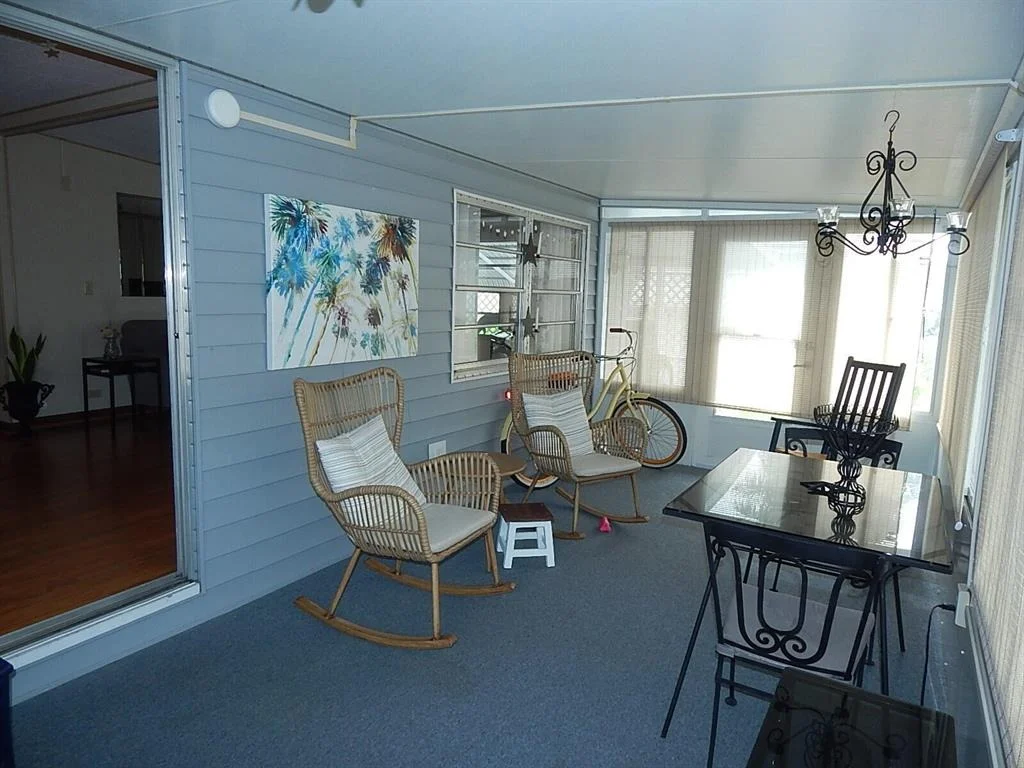 Photo of Unit 32 at 400 N A1a