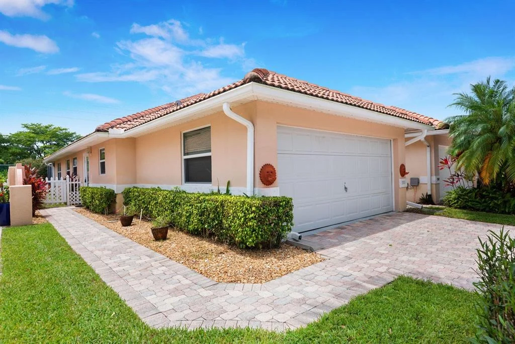 Photo of 5553 Grande Palm Circle