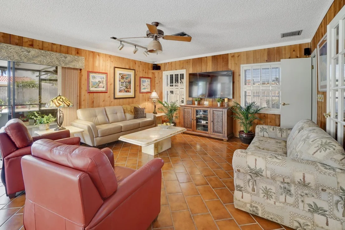 Photo of 441 Davis Road
