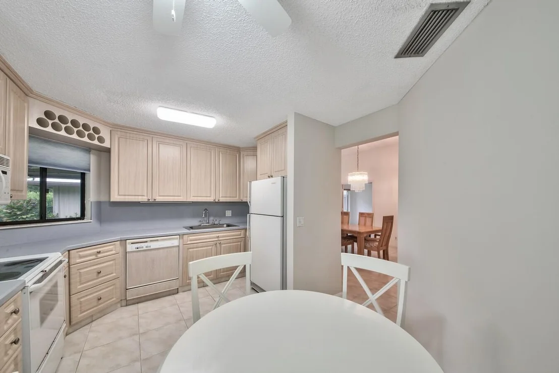 Photo of 5041 Pine Drive