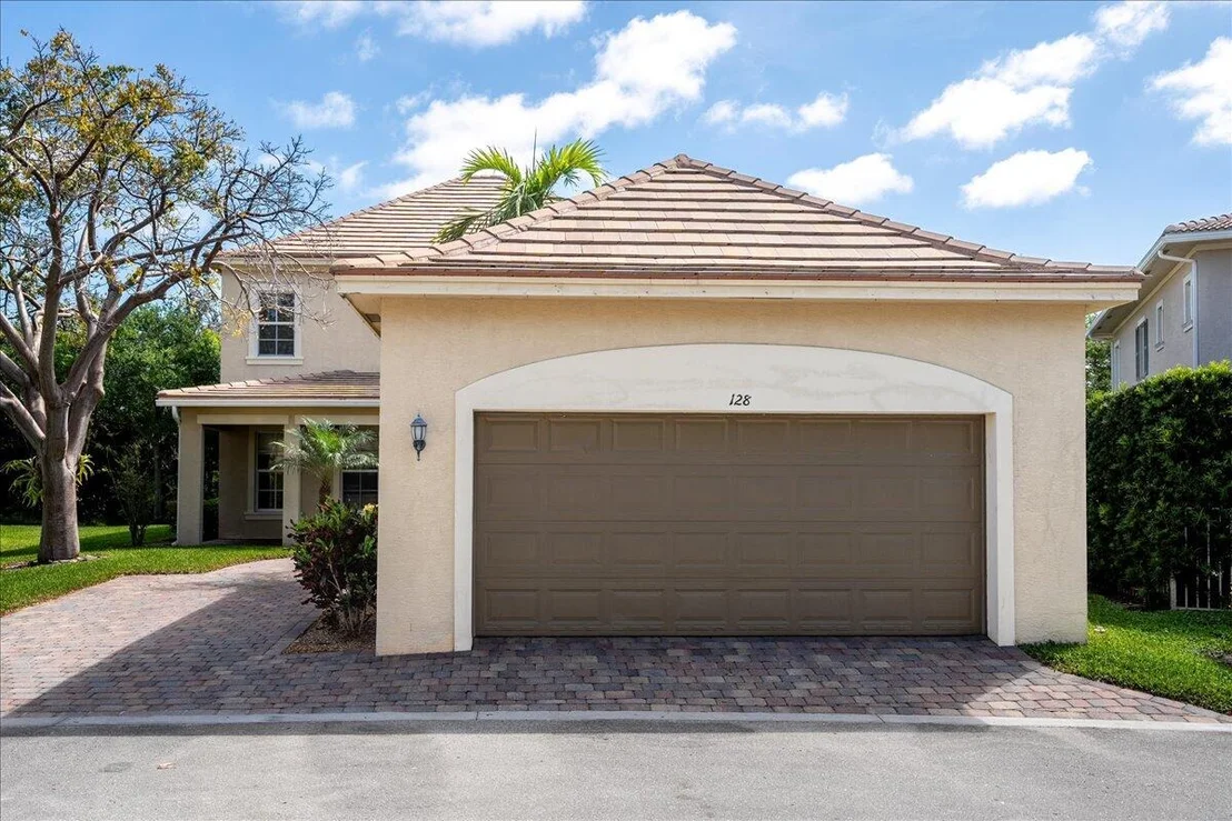 Photo of 128 Glencullen Circle