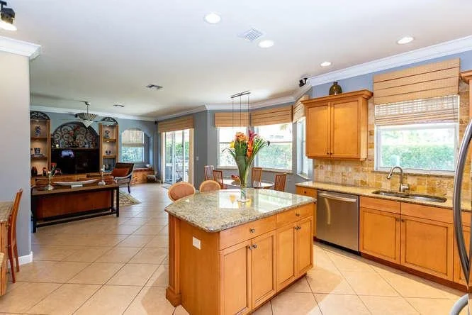 Photo of 2352 Thomson Way