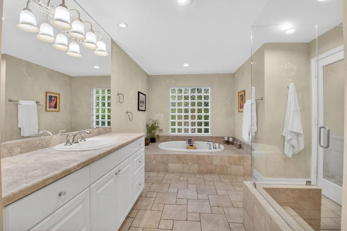 Photo of 4911 Pineview Circle