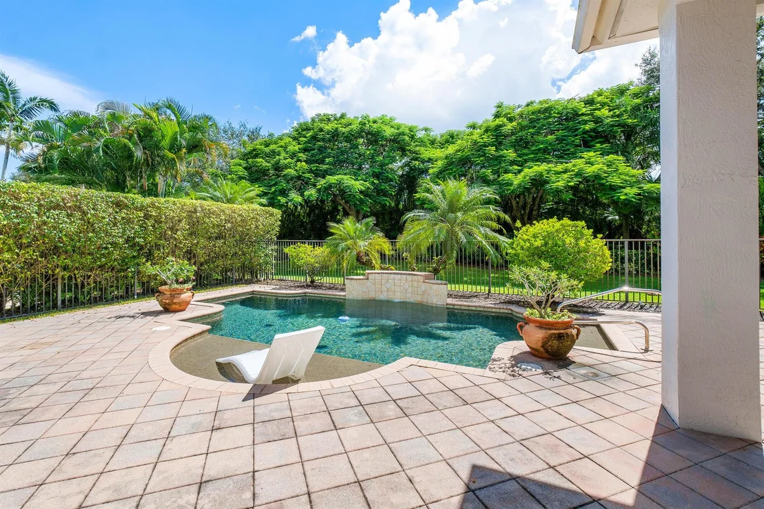 Photo of 8060 Valhalla Drive