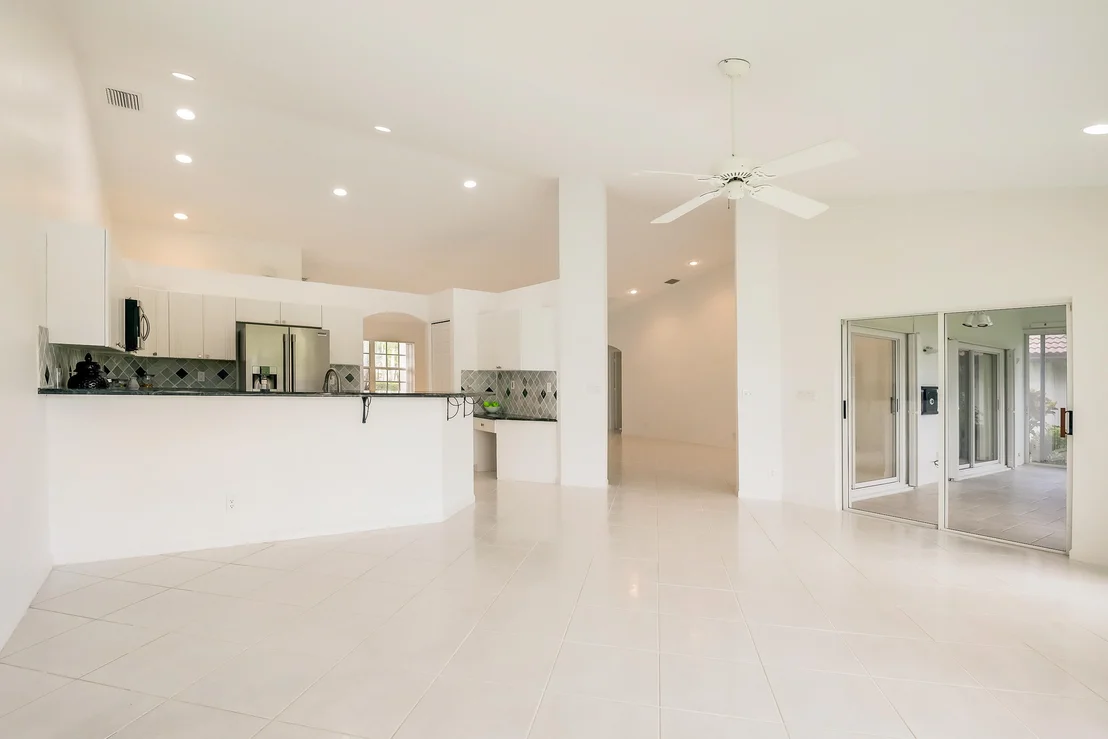 Photo of 6892 Grenelefe Road