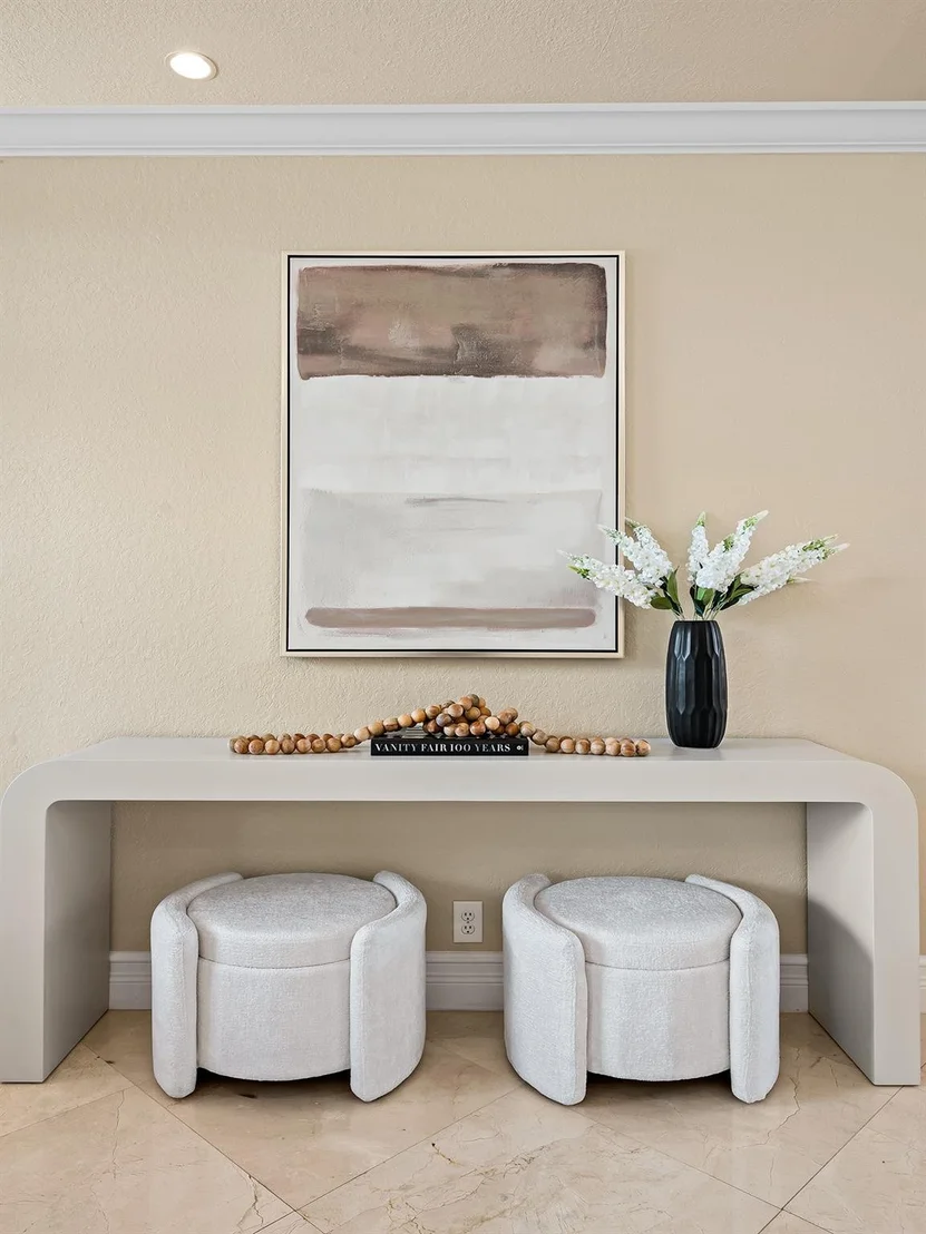 Photo of 2579 Mayfair Lane