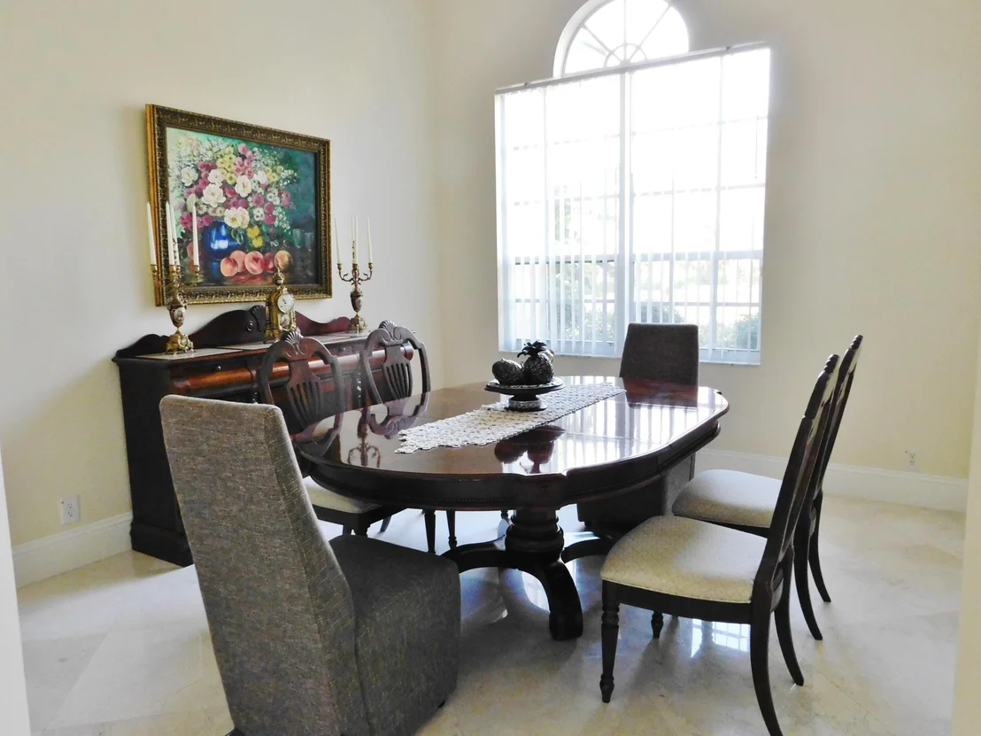 Photo of 809 Forest Glen Lane