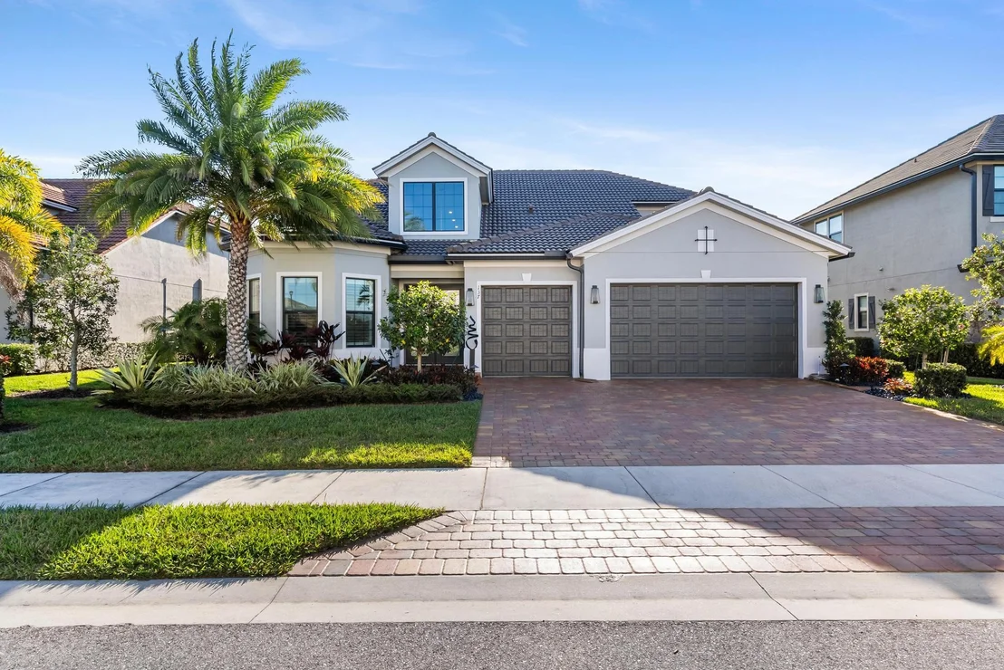 Photo of 137 Cinder Dunes Point
