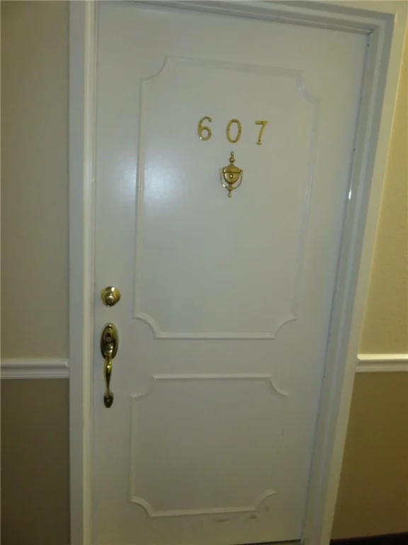 Photo of Unit 607 at 405 N Ocean Boulevard