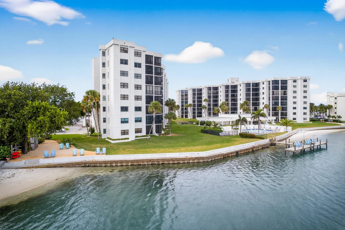 Photo of Unit 607 at 19800 Sandpointe Bay Drive