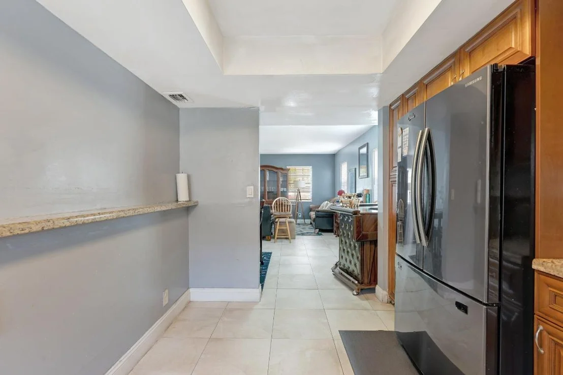 Photo of Unit D7 at 3058 Riverside Drive