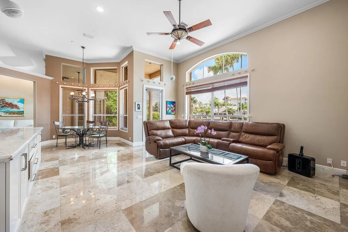Photo of 923 Hyacinth Drive