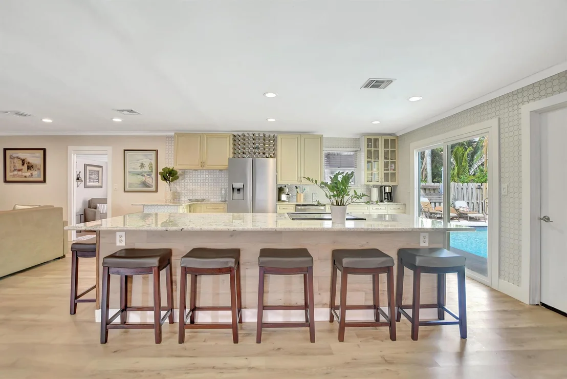 Photo of 1599 Isabel Este Road