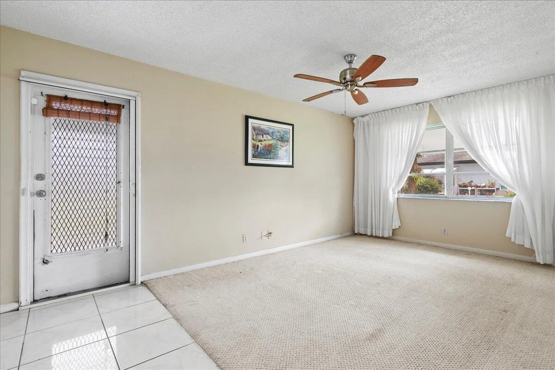 Photo of Unit D at 560 High Point Drive