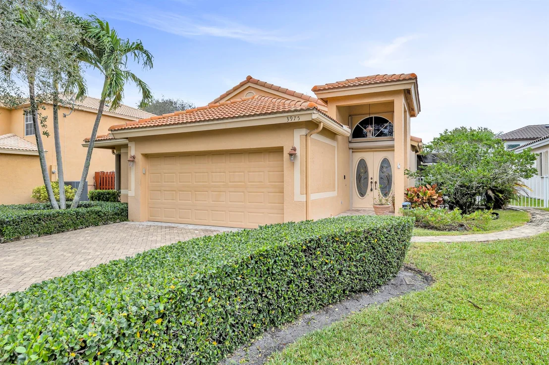 Photo of 3975 Sabal Lakes Road