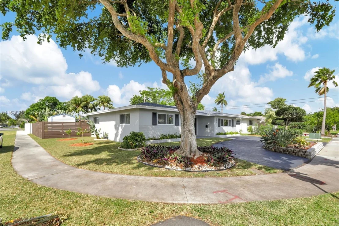 Photo of 431 SE 5th Avenue