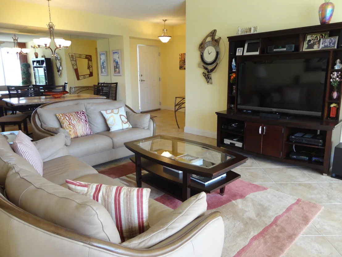 Photo of Unit 205 at 2000 S A1a
