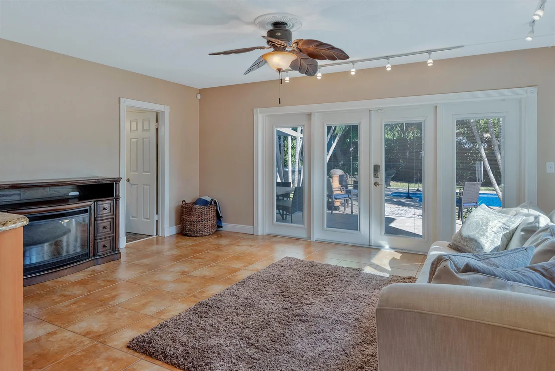 Photo of 327 Ellamar Road