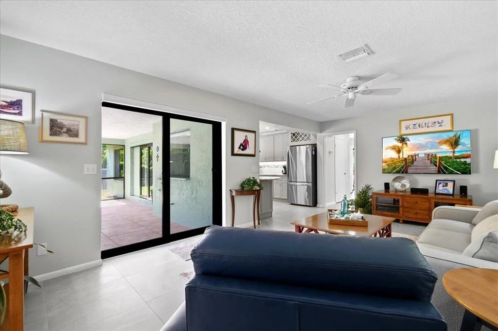Photo of 901 Alamanda Drive