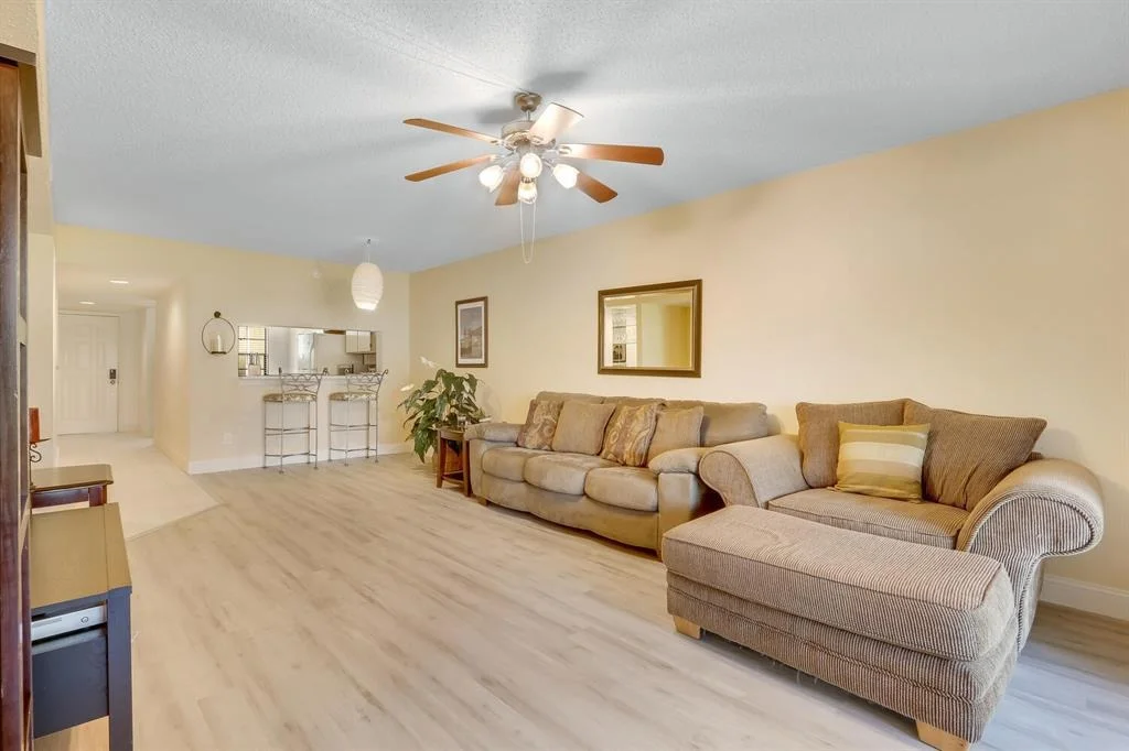 Photo of Unit D at 501 Pinecrest Circle