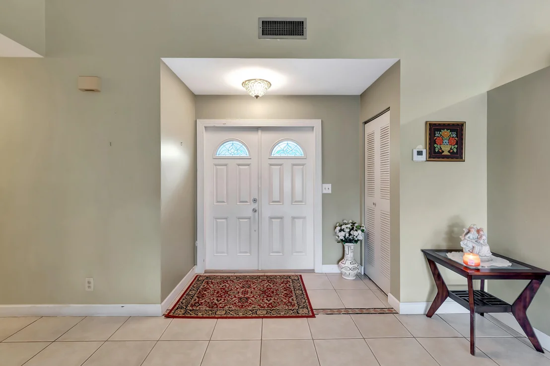 Photo of 9873 Robins Nest Road