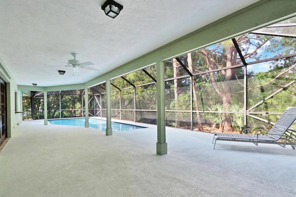 Photo of 18618 Lake Bend Drive