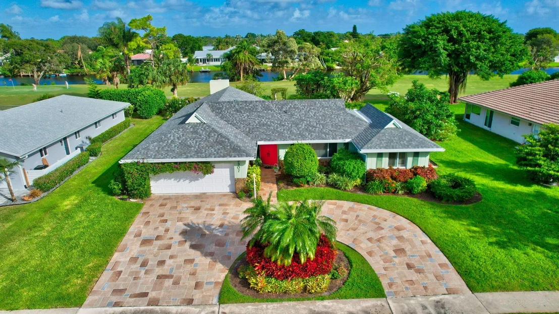 Photo of 3307 Lakeview Drive