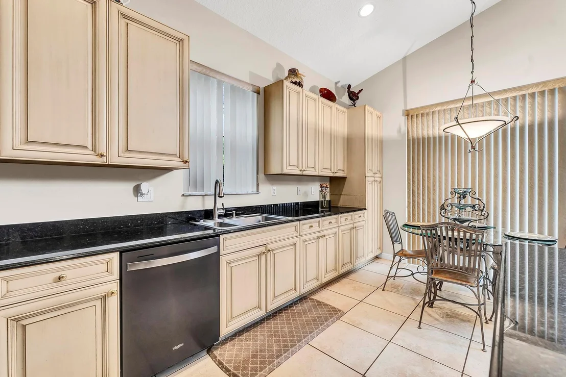 Photo of 4813 S Classical Boulevard