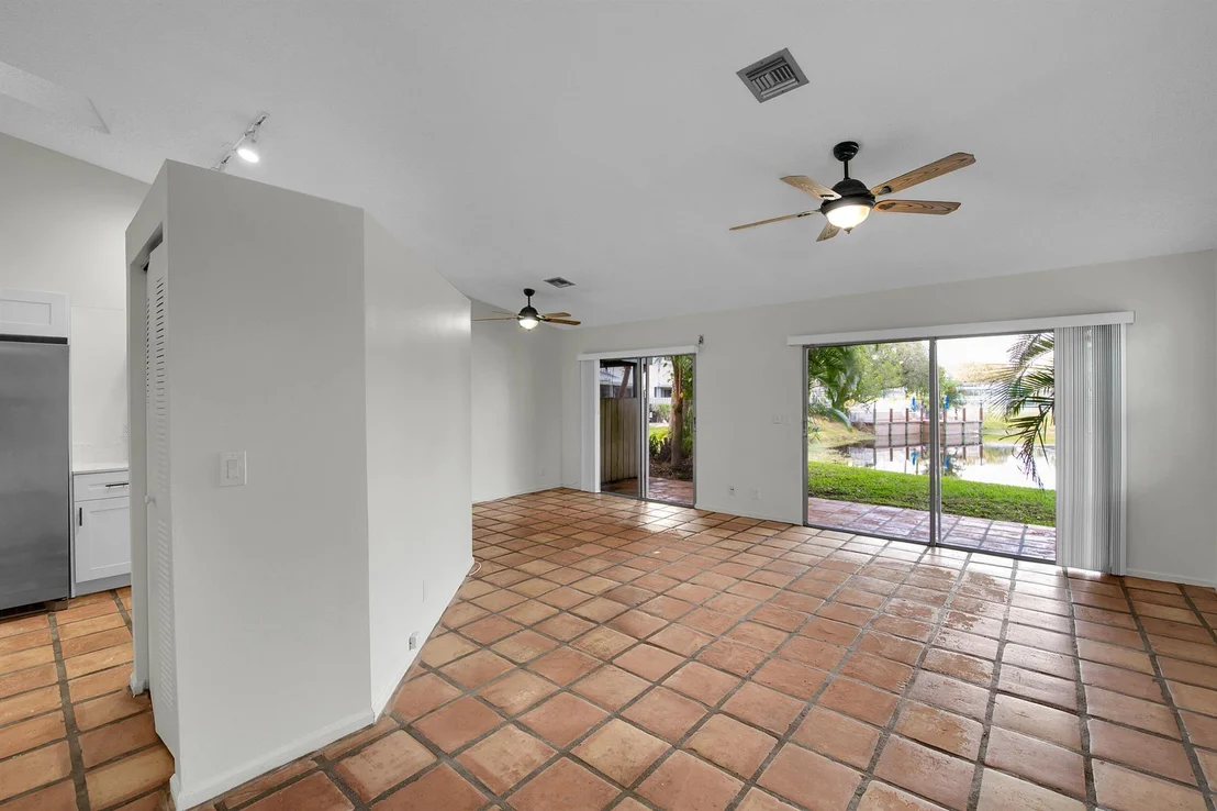Photo of 1893 Discovery Way