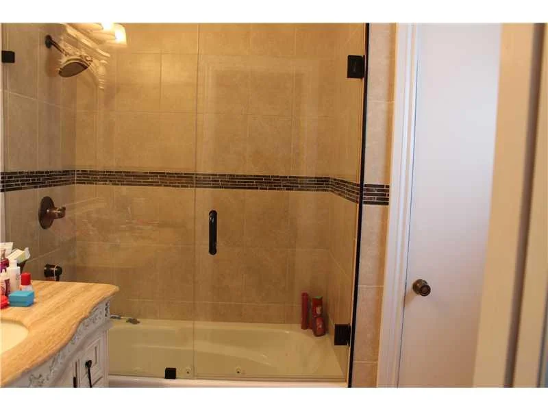 Photo of 2911 NE 48th Street