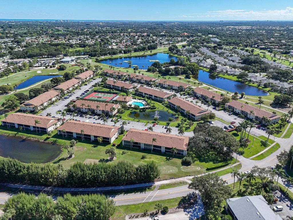 Photo of Unit B at 1001 Pinecrest Circle