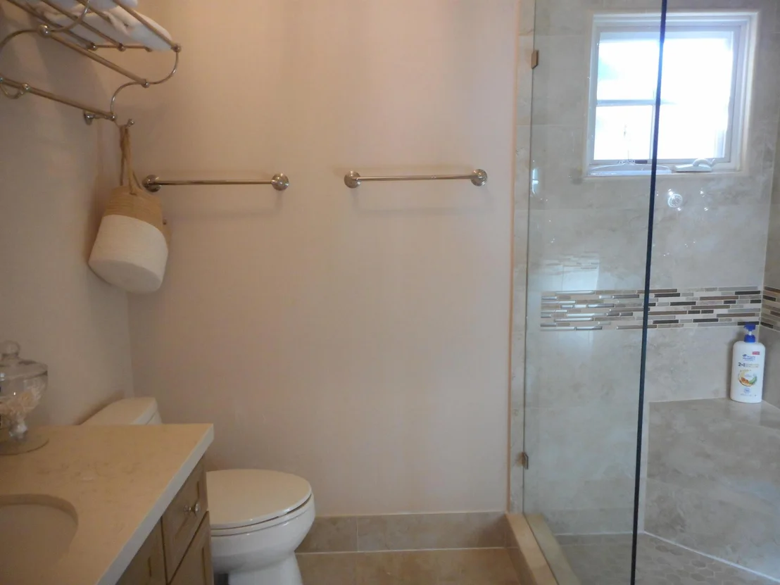 Photo of 830 Biscayne Drive
