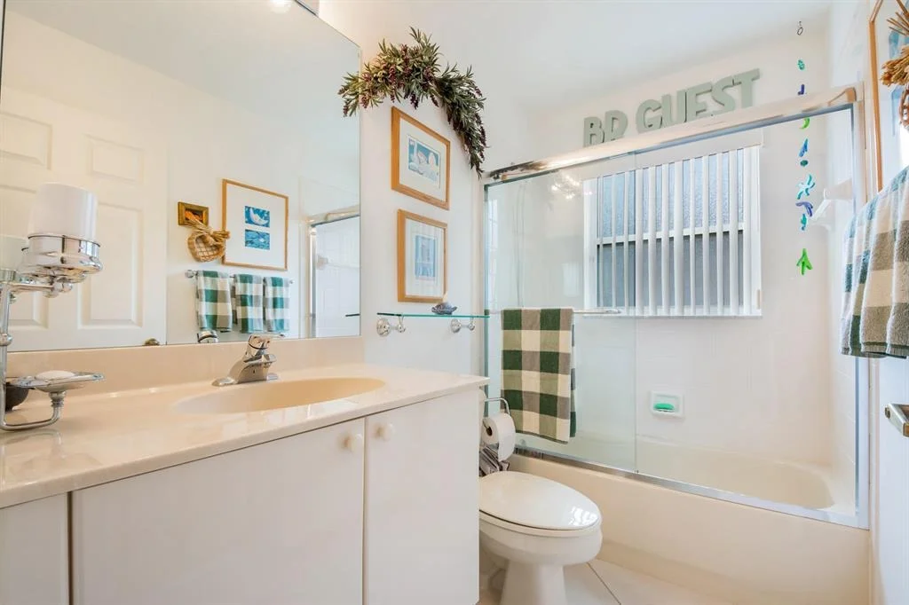 Photo of 6863 Viale Elizabeth