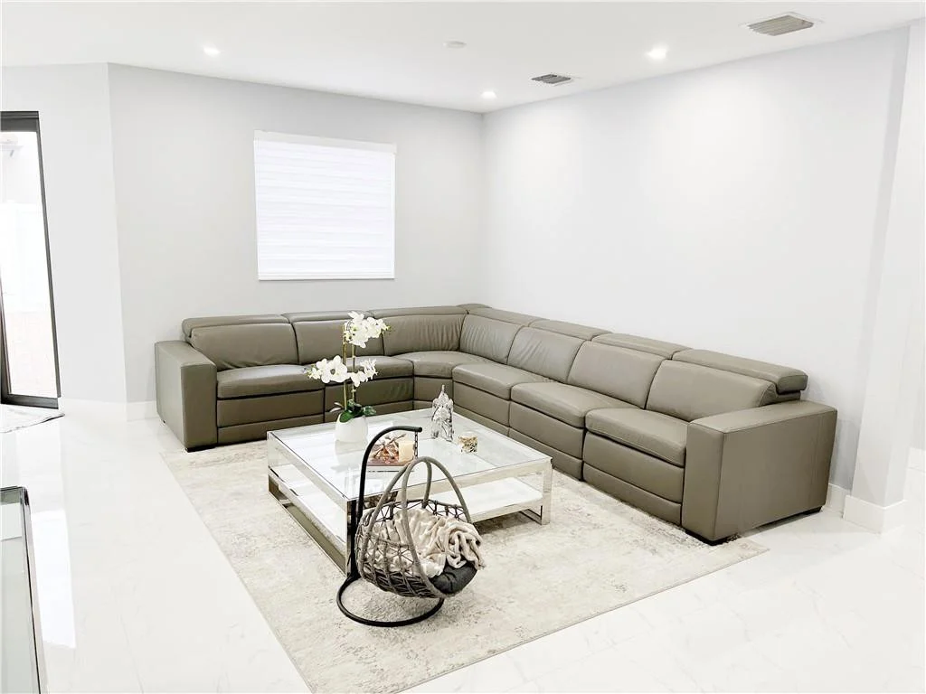 Photo of 3521 W 92nd Place