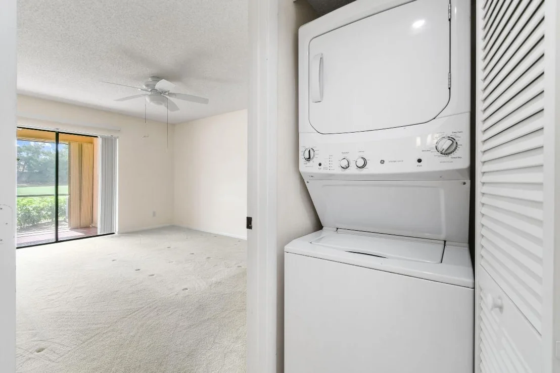 Photo of Unit B at 1001 Pinecrest Circle
