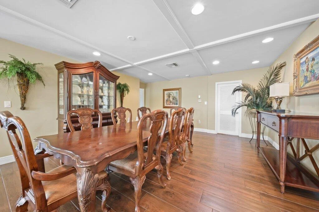 Photo of 16 E High Point Road
