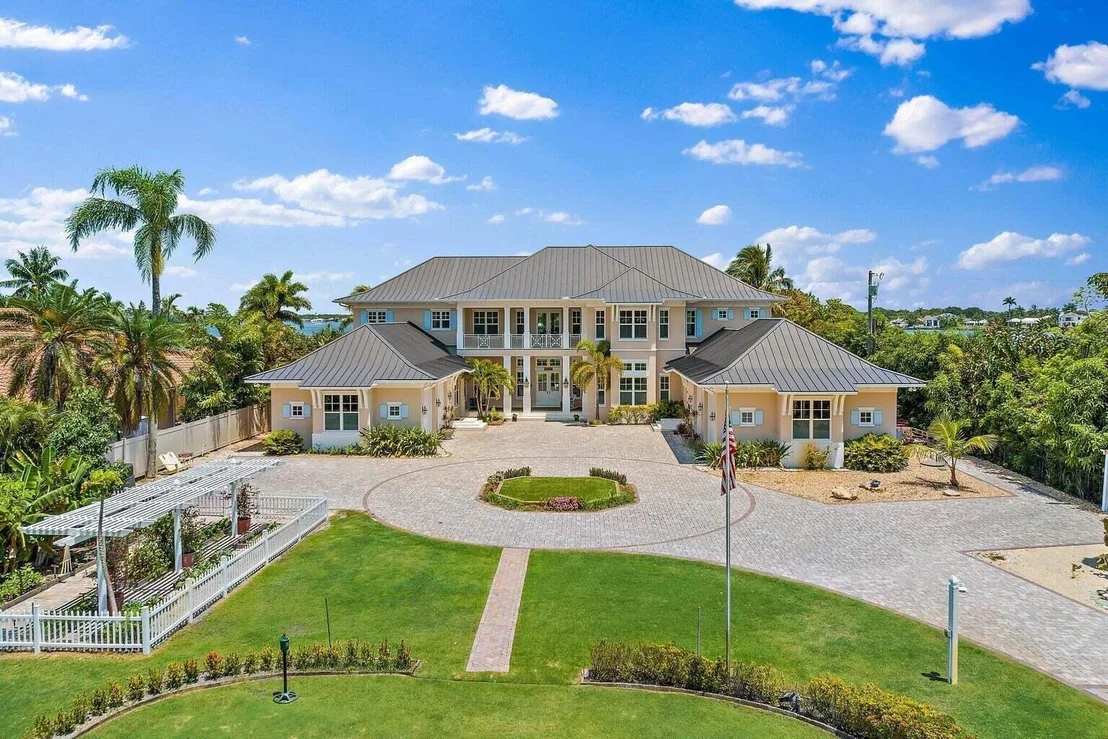 Photo of 5874 Pennock Point Road