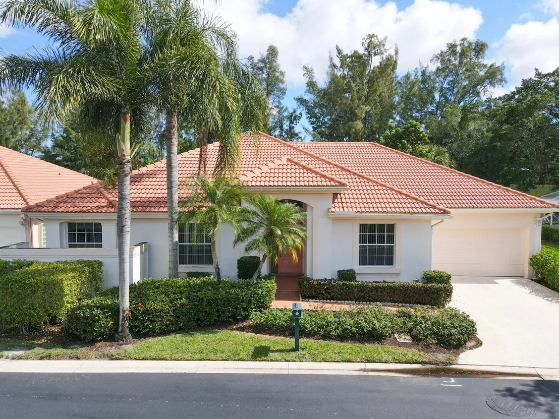 Photo of 224 Eagleton Estate Boulevard