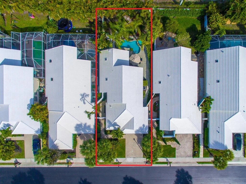 Photo of 930 Dickens Place