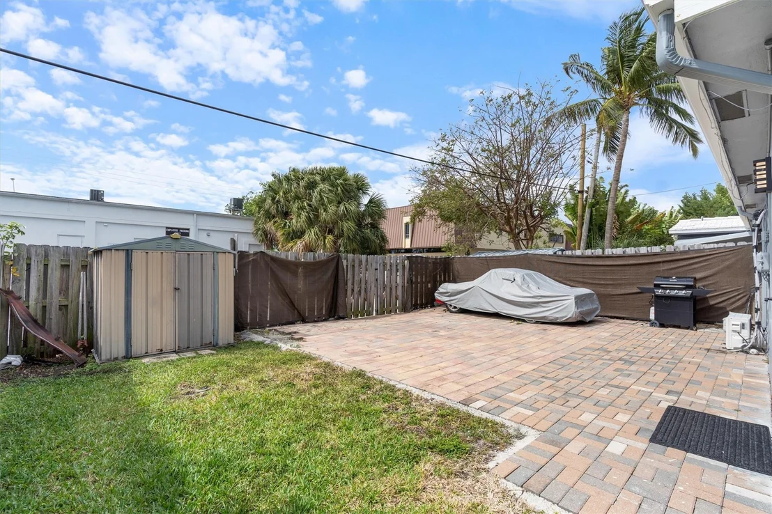 Photo of 2242 NE 37th Street