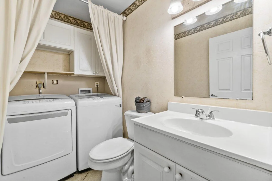 Photo of 4656 Lakeside Circle