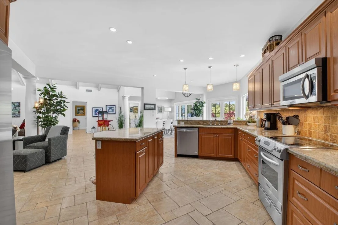 Photo of 4911 Pineview Circle